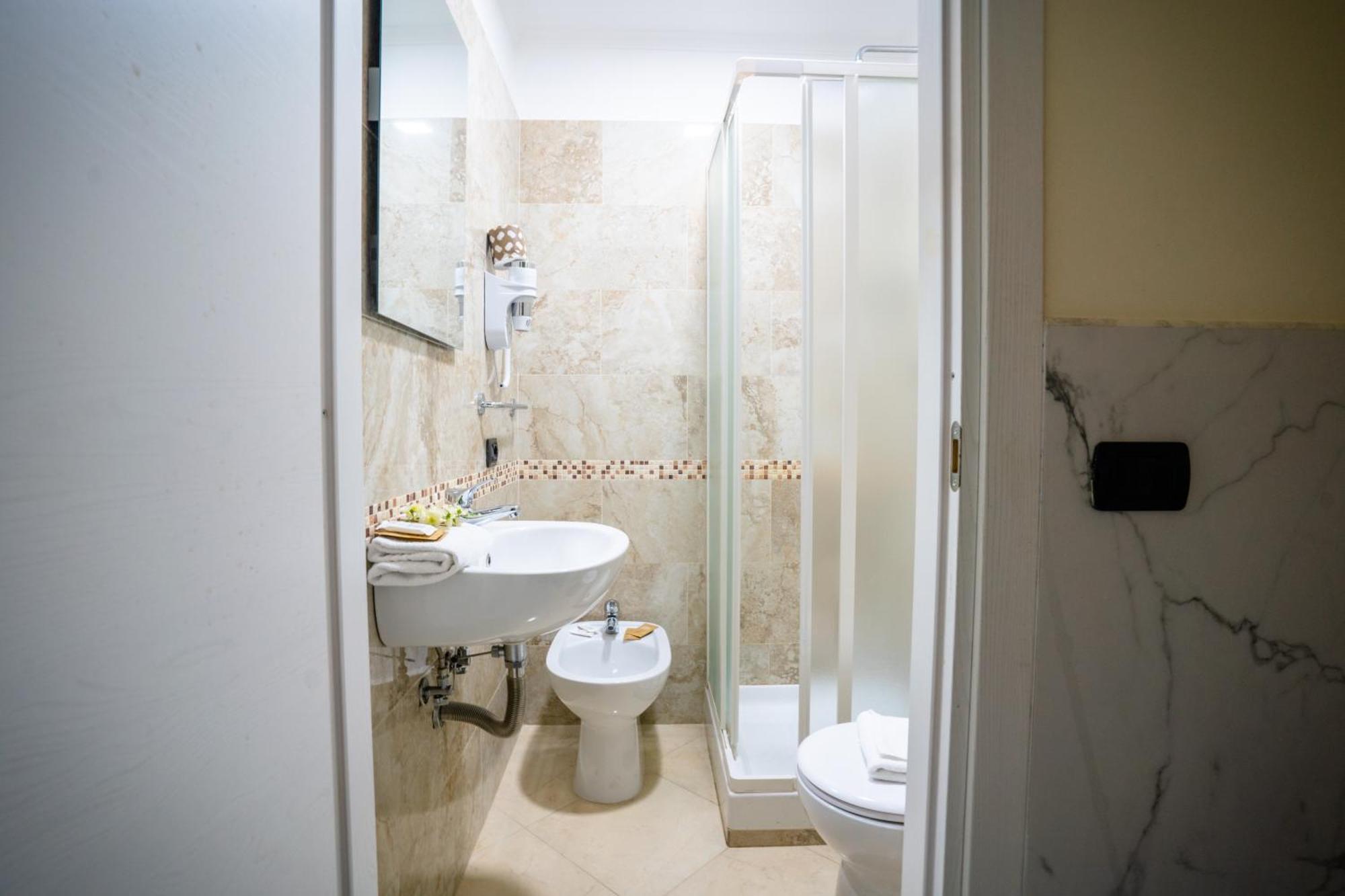 Affittacamere Tiche Roma Ngoại thất bức ảnh